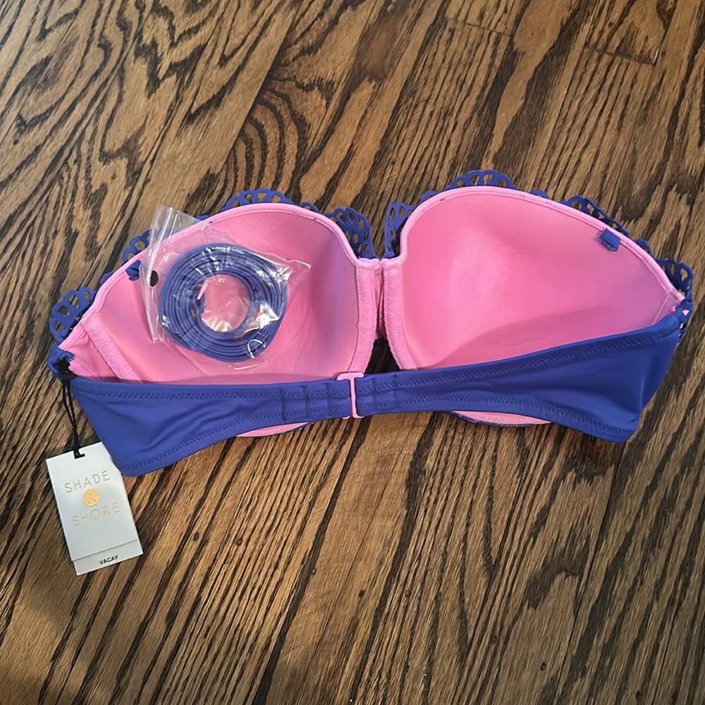 Bikini - Picture 3 of 3